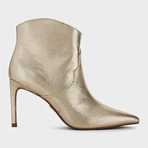 NWT Express Pointed Toe Thin Healed Booties